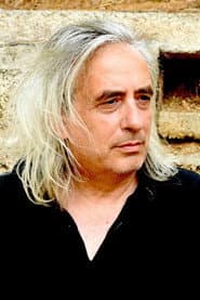 Yiannis Angelakas as Man