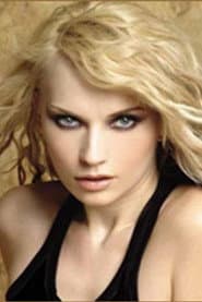 Kasya Zurakowska as Viola