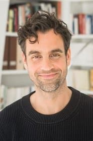 Xavier Robic as Roméo