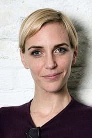 Hannelore Knuts as La Naturiste