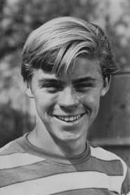 Luke Halpin as Sandy Ricks