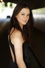 Kira Verrastro as Female Intern 3