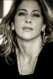 Vanessa Ciangherotti as Roberta