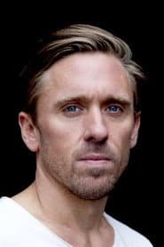 Peter Fieseler as Yuppie