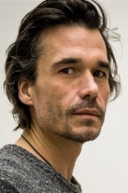 Sylvain Jacques as Casquette