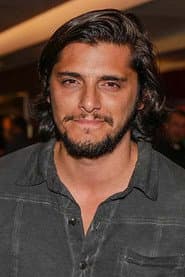 Bruno Gissoni as Vinícius