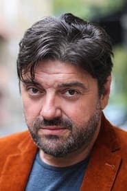 Goran Navojec as Dario