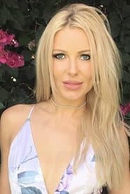 Anya Benton as Sondra