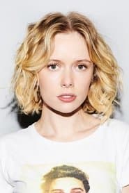 Amelia Eve as Kay Robertson (née Carroway)