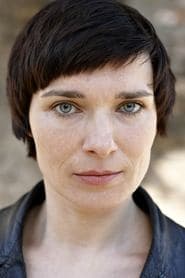 Kathrin Wehlisch as Lore Semnik