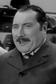 Pierre Alcover as Nicolas Saccard