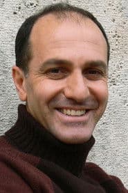 Bruno Cariello as Enzo Baiocco