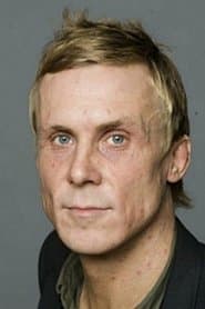 Simon Norrthon as Petrus