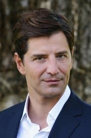 Sakis Rouvas as Abner Solvie