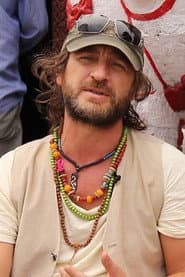 Gio Gabunia as Priest