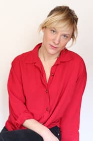 Yeelem Jappain as Suzanne