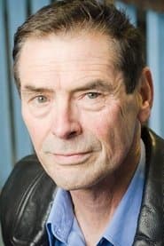 Andrew Gillies as Winston Taft