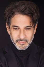 Miguel Rodarte as André