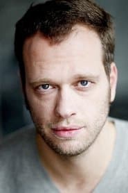 Hervé Lassïnce as Benoît