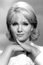 Susan Oliver as Maria Macklin