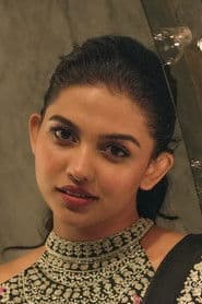 Mamitha Baiju as Reenu