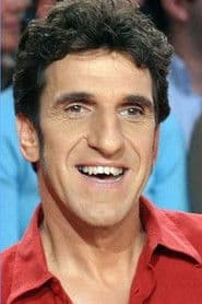 Gilles Benizio as Le technicien tire-fesses / Le garagiste / L'animateur concours