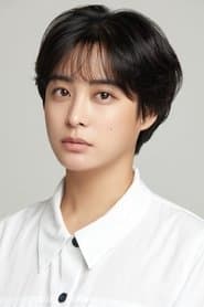 Park Hee-von as Female Cop at Police Station