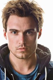 Hunter Garner as Dylan