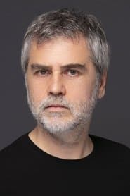 Serhat Tutumluer as Cevat