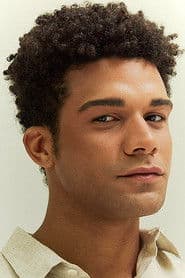 Lucas Leto as João Paulo