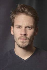 Matthieu Longatte as Niko