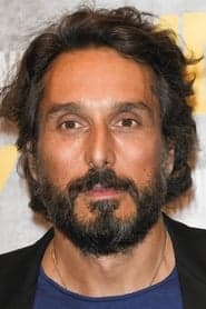 Vincent Elbaz as Maxime