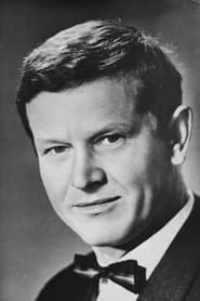 Viktor Avdyushko as Maksimov