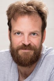 Fran Cantos as Mauricio