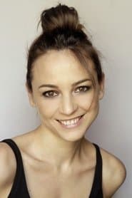 Leonor Watling as Isabel