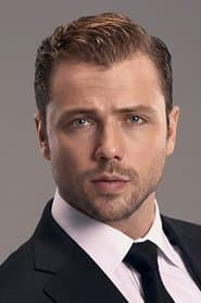 Tolga Sarıtaş as Meriç Tuna