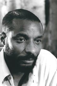 Robert Liensol as Le grand-père (voice)