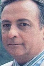 Michel Berto as Le passager dans l'avion qui vient d'Angleterre