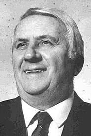 Corrado Olmi as Neroni, capo del personale