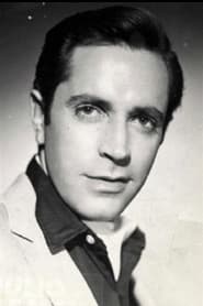 Julio Alemán as Martín del Hierro