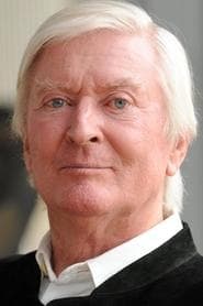 Peer Augustinski as Asterix (voice)