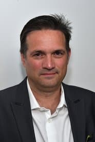 Matthew Barry as Joe Silveri