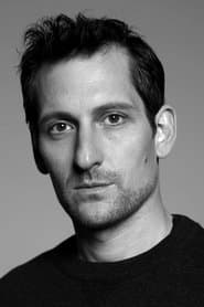 Gabriel Urzúa as Oscar