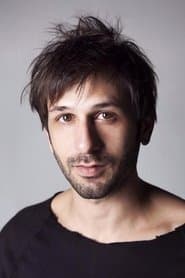 Ushan Çakır as Arsen