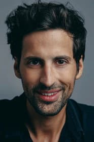 Eduardo Breda as Tozé Brito