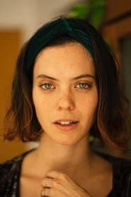 Camila Pizzo as Alexis Carpenter