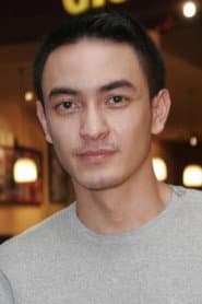 Zumi Zola as Soerono