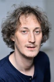 Bruno Gouery as César