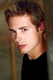 Daniel Kountz as Ray Wood