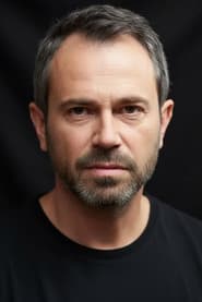 Olgun Şimşek as Cemil
